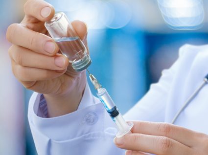 Estudantes de enfermagem vão começar a ser vacinados ainda em abril