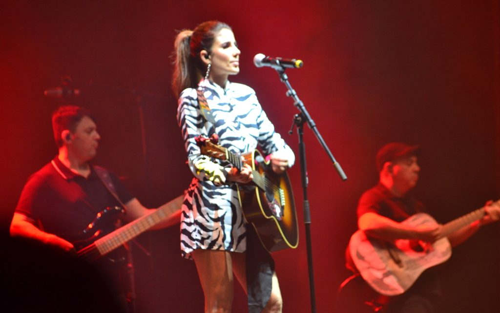 Sertaneja Paula Fernandes dá show no Super Bock Arena/Pavilhão Rosa Mota