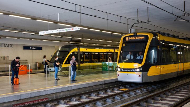 Metro do Porto reforça serviço em véspera de São João