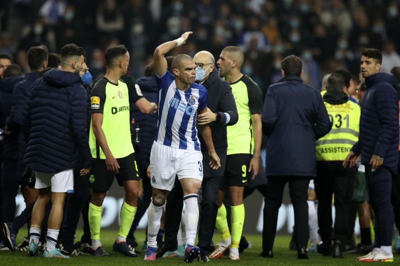 Pepe suspenso por 23 dias devido aos incidentes no clássico entre FC Porto e Sporting