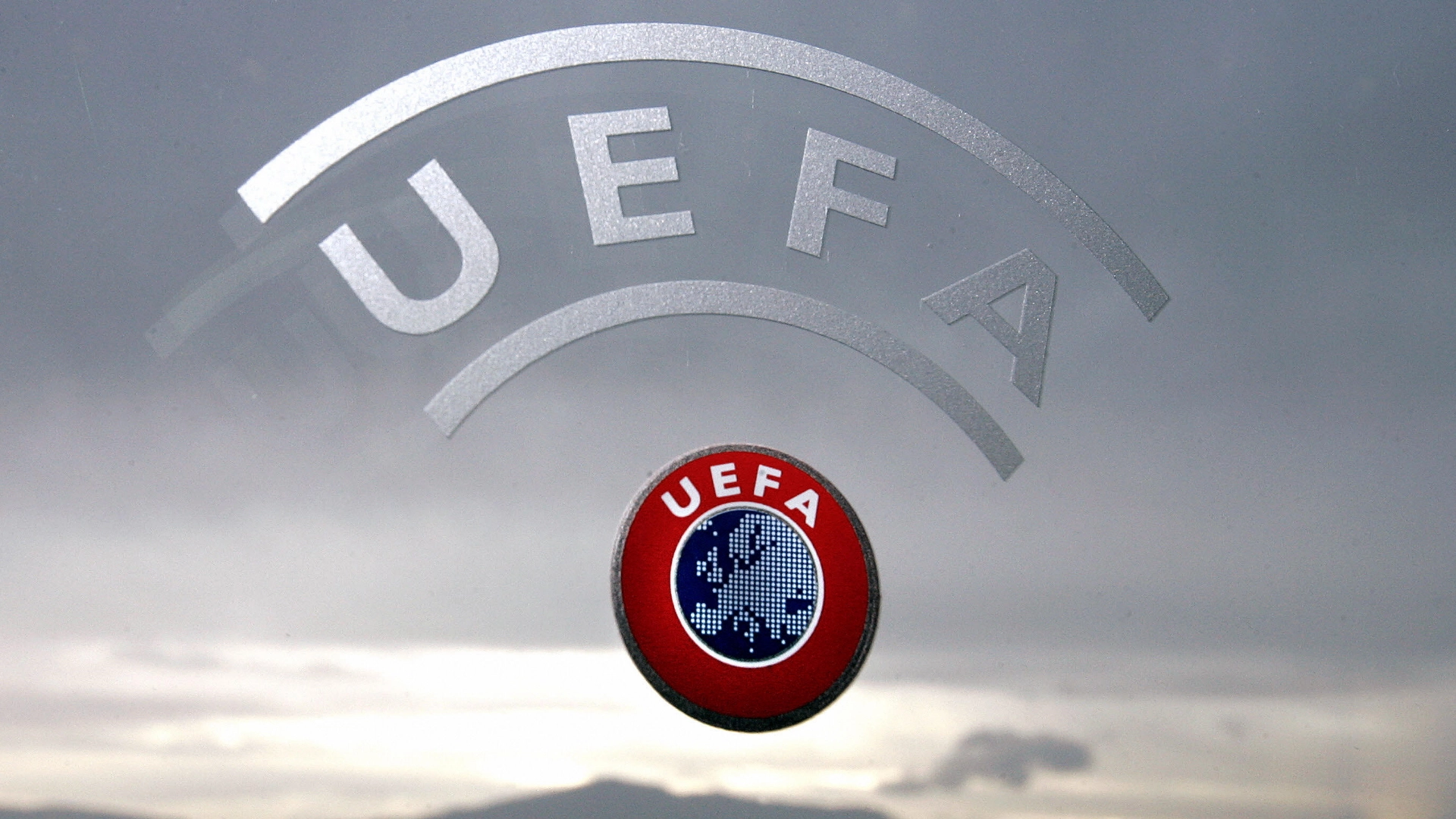 Sete antigos Dragões carimbam a passagem às finais das provas da UEFA