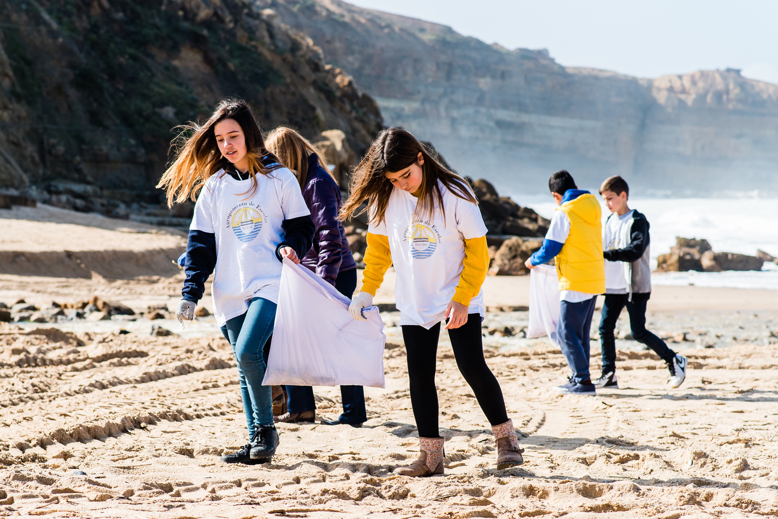 400 alunos juntam-se na limpeza de praias no Porto
