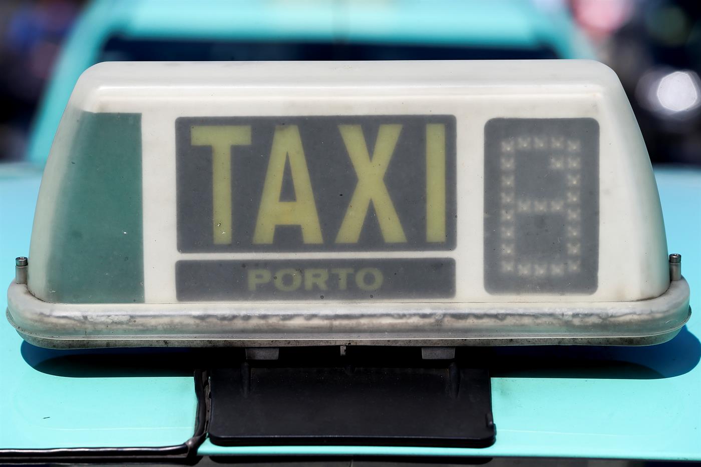 Passe Andante e Cartão de Refeição poderão vir a ser utilizados nos Táxis como meio de pagamento