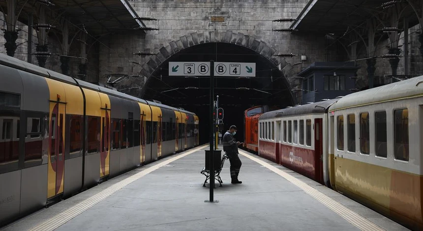 Greve dos trabalhadores da a Infraestruturas de Portugal voltam a ter “perturbações na circulação” na CP