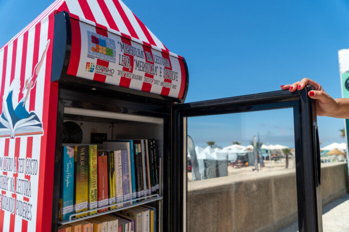 Praias de Espinho têm duas mini bibliotecas à disposição dos veraneantes