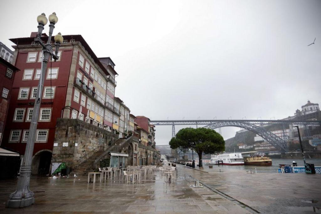 Assembleia Municipal do Porto aprova suspensão da autorização de novos registos de estabelecimentos de alojamento local