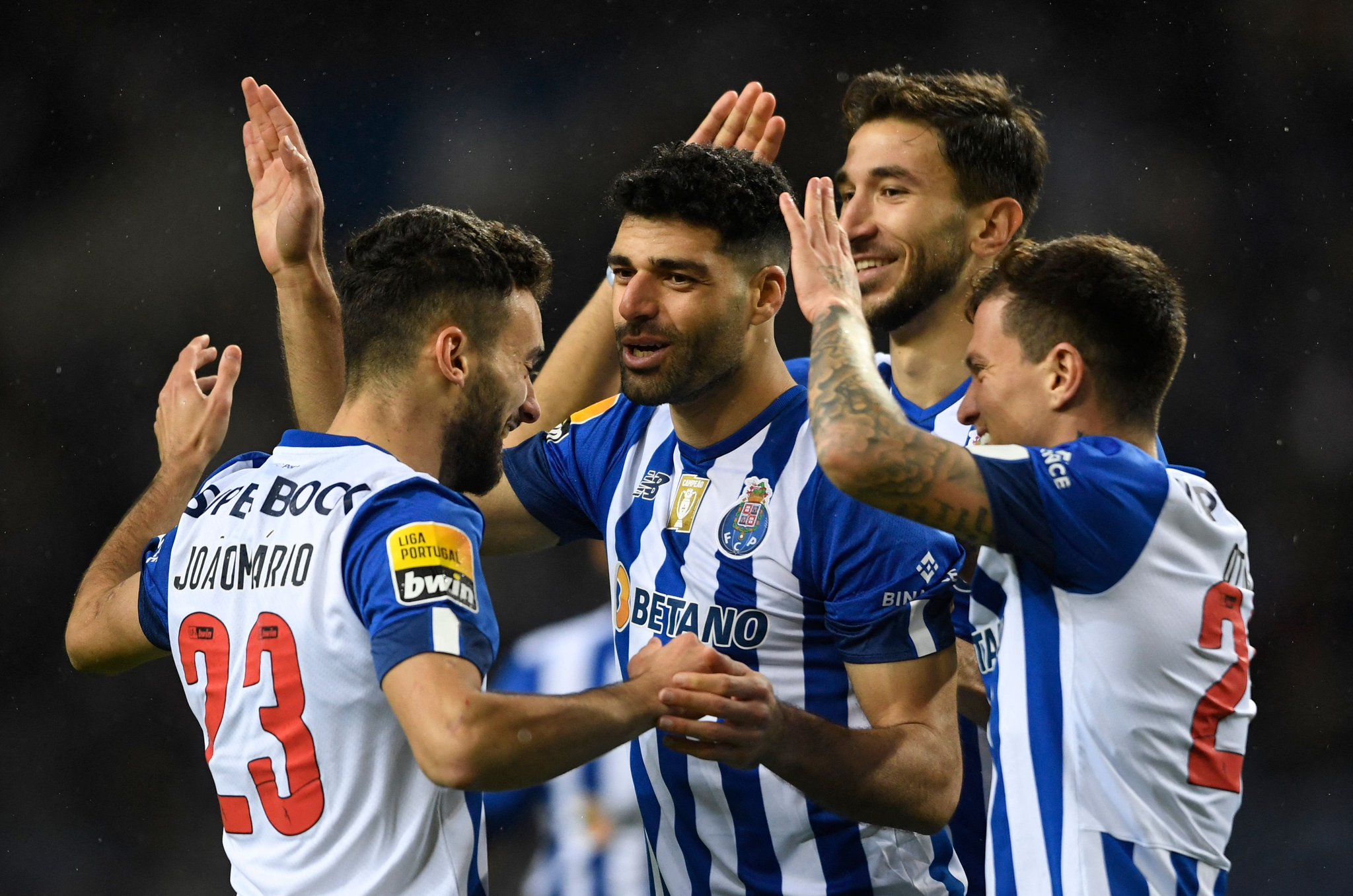 Galeno brilha com dois golos e uma assistência na vitória do FC Porto sobre o Famalicão