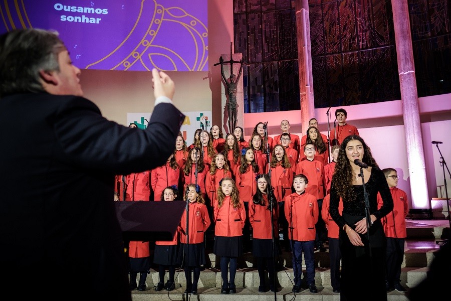 Pequenos Cantores da Maia distribuíram abraços e afetos no Concerto de Reis