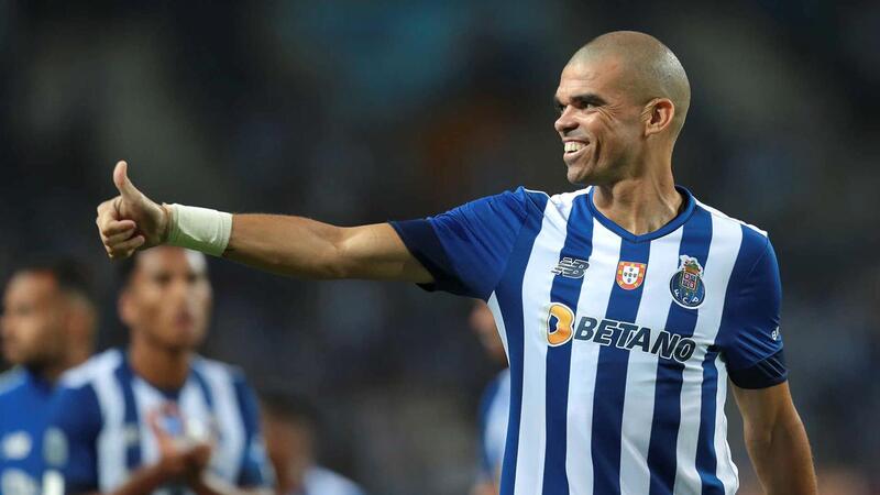 FC Porto: Pepe submetido a uma intervenção cirúrgica