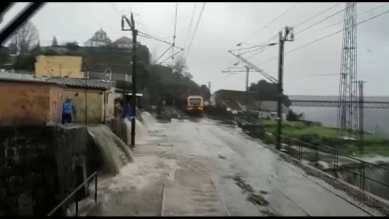 Suspensa a linha férrea entre estação de S. Bento e Campanhã no Porto