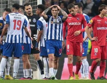 FC Porto com jogo de “galo” perde na perseguição ao Benfica