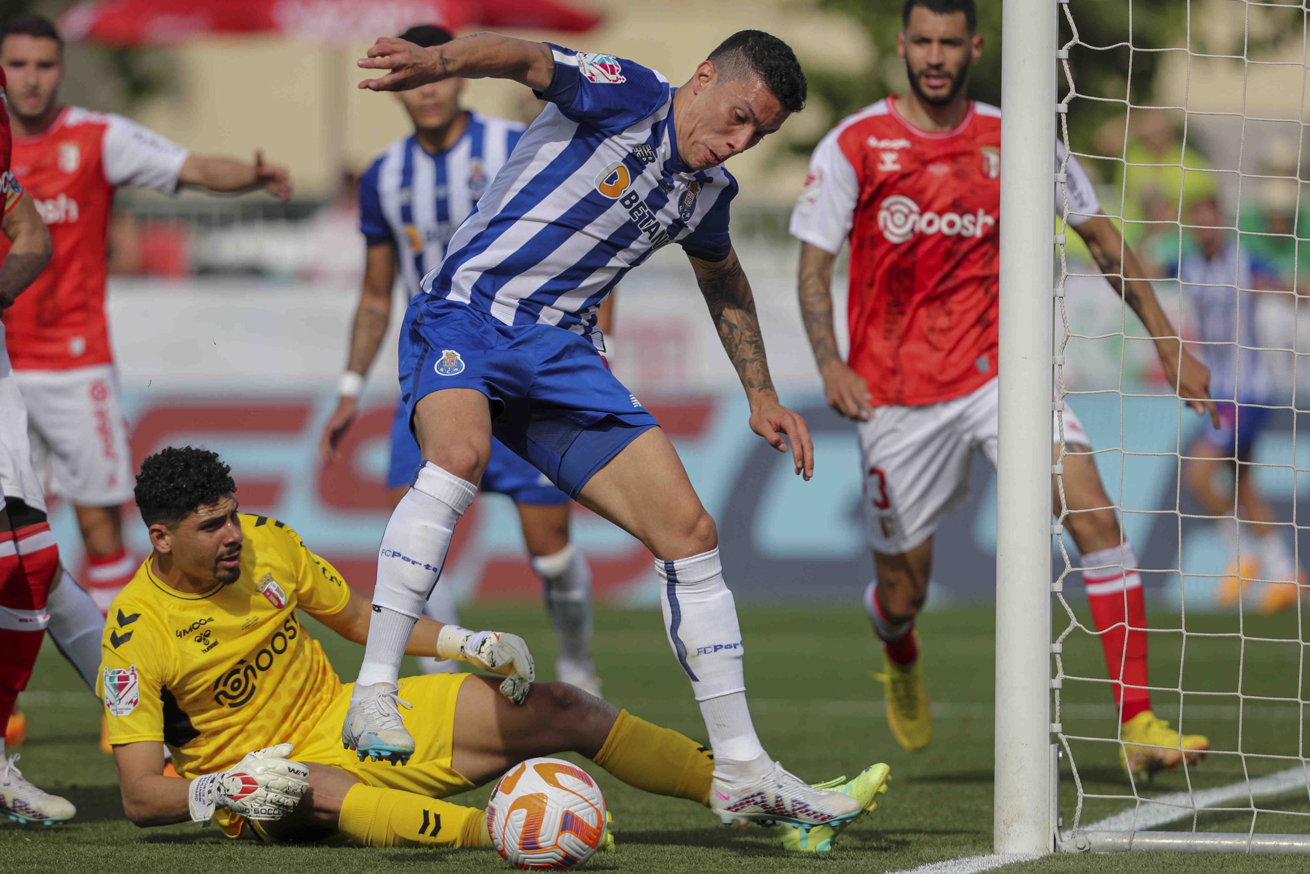 Uribe sai do FC Porto para ganhar “números astronómicos”