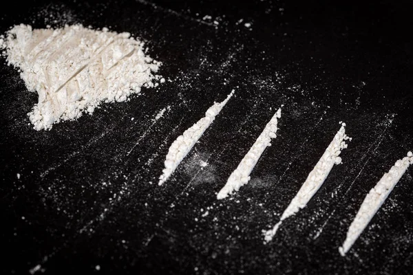 ‘Correio de droga’ detido com mais de 4 kg de cocaína no Aeroporto do Porto