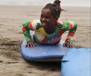 Alunos da Escola Básica de Matosinhos lançam livro para apoia a ONG SOMA Surf