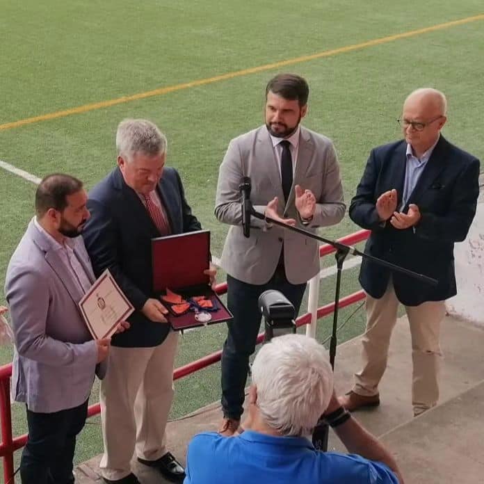 Secretário de Estado do Desporto e Juventude entrega Medalha de Mérito desportivo ao FC Avintes em Gaia