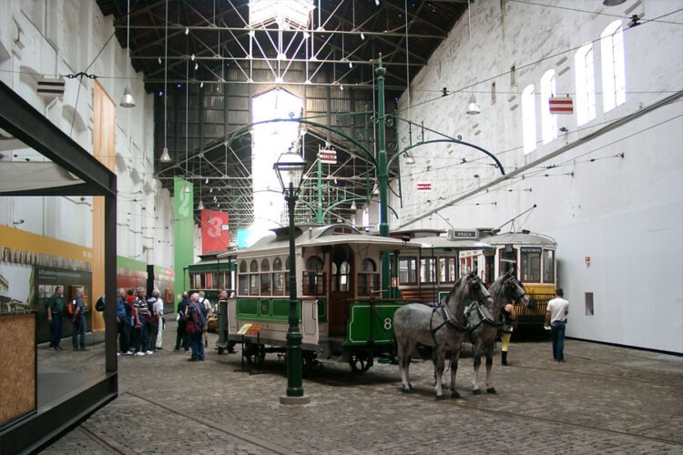 Museu do carro Eléctrico promove exposição nocturna