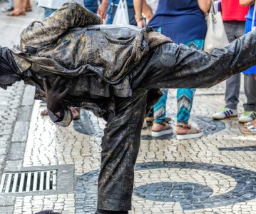 Porto propõe regulamentação para animadores de rua e diversificação de espaços