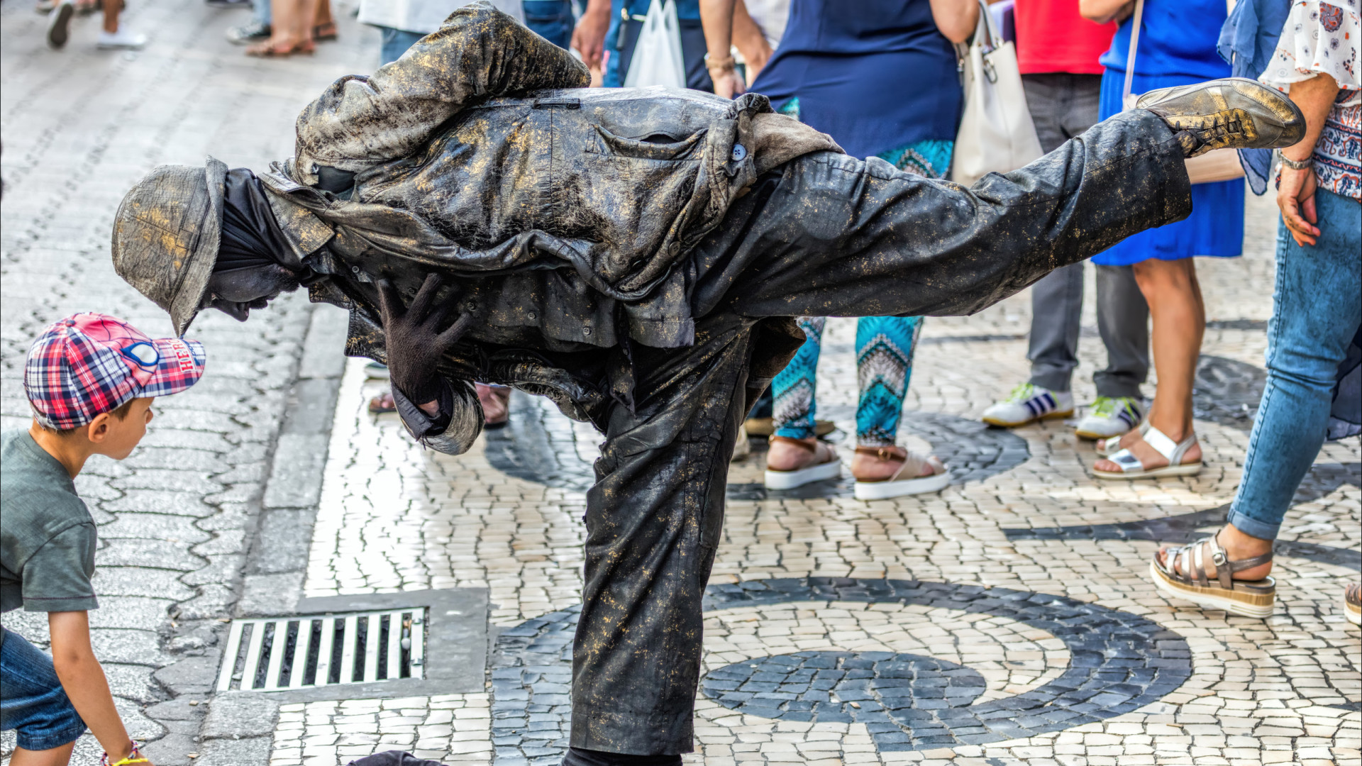 Porto propõe regulamentação para animadores de rua e diversificação de espaços