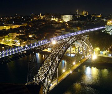 Câmara do Porto reduzir custo em 6000 euros com nova instalação de luminárias LED na ponte Luís I