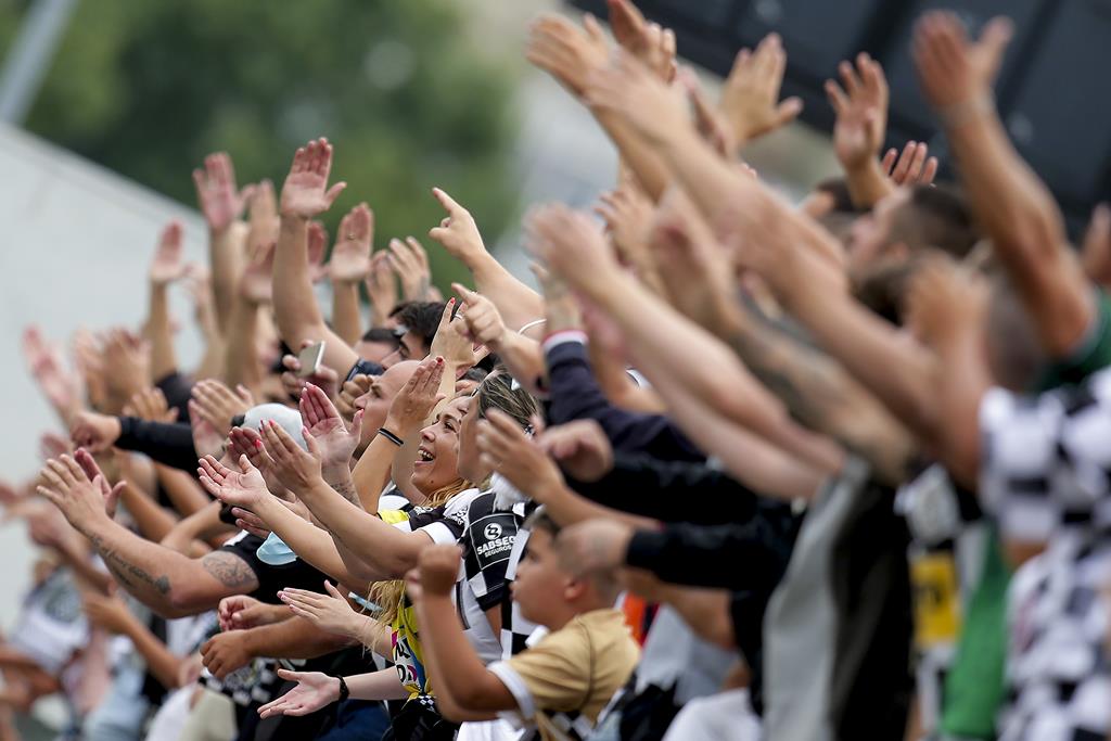 Adepto do Boavista detido por estar interdito de entrar em recintos desportivos