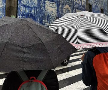 Chuva coloca doze distritos de Portugal Continental sob aviso amarelo