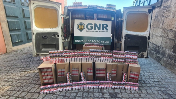 Nove mil maços de tabaco apreendidos pela GNR em Santa Maria da Feira