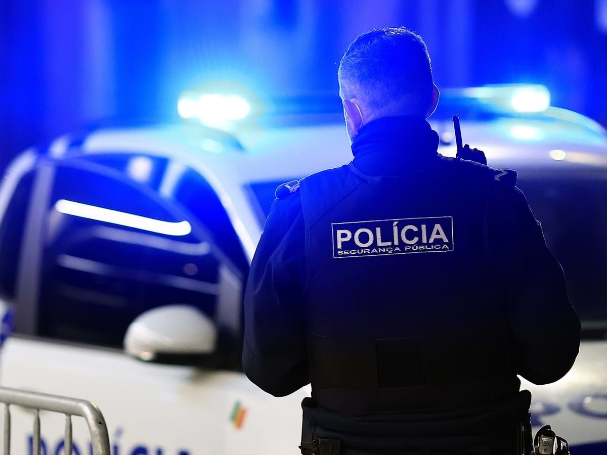 Operação de fiscalização e combate ao crime no centro do Porto resulta em quatro prisões