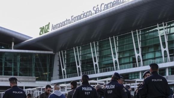 A Associação Sindical dos Profissionais da Polícia convocou plenários nos aeroportos de Lisboa, Porto e Faro para sexta-feira