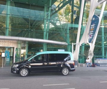 Detenção de Taxista no Aeroporto do Porto por Cobrança Indevida de Suplementos