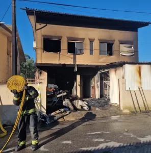 Incêndio Destrói Parcialmente Fábrica de Calçado em São Roque