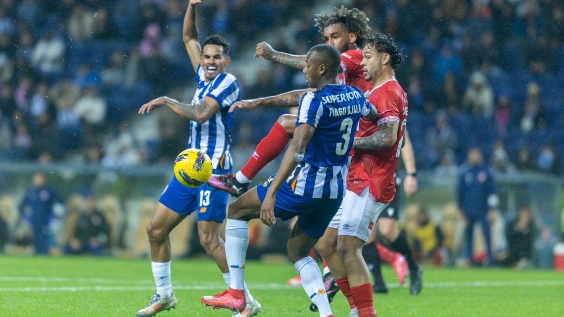 Porto empata com Santa Clara e fica a seis pontos da lideranç