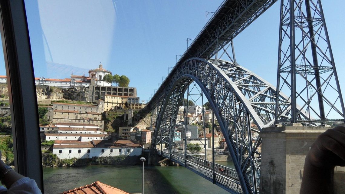 Funicular na Zona Histórica do Porto transportou mais de 538 mil passageiros em 2024