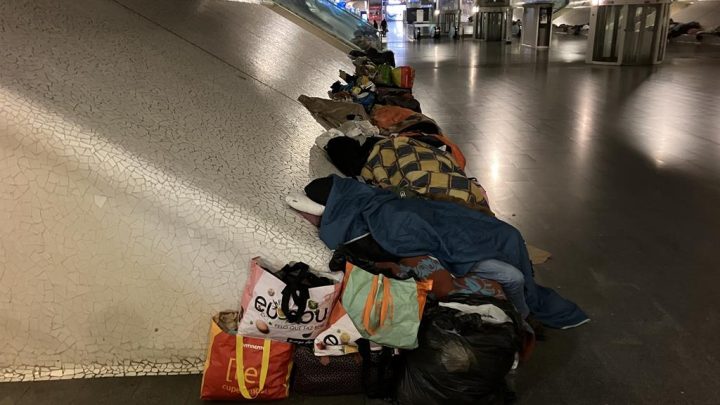 Câmara do Porto Abre Estações de Metro para Acolher Pessoas Sem-Abrigo Devido ao Frio