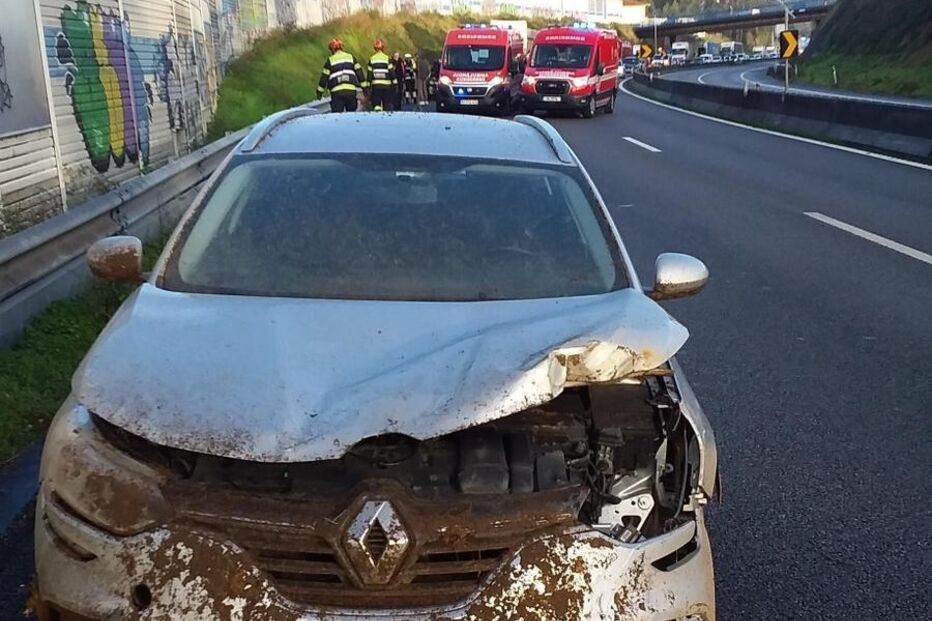 Bebé e Dois Adultos Feridos em Colisão na A29, em Espinho