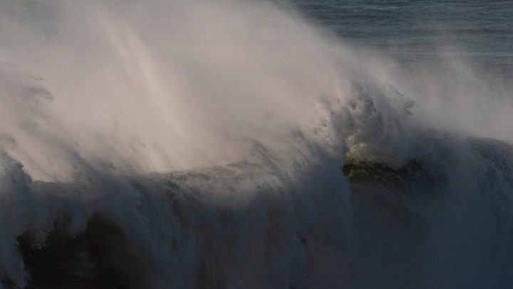 Condições adversas no mar levam ao encerramento das barras dos portos da Póvoa de Varzim e Vila do Conde