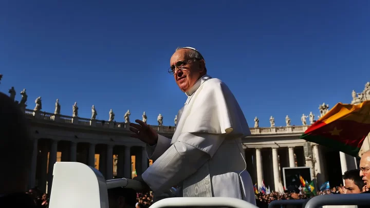 Papa Francisco em estado crítico devido a agravamento de infeção pulmonar