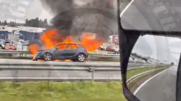 Veículo incendiado na A28 e, Matosinhos provoca constrangimentos no trânsito