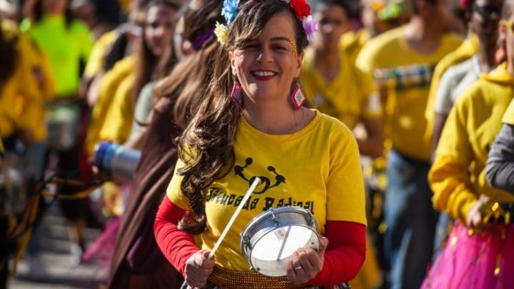 Desfile de Carnaval no Porto durou seis horas ao som da Batucada Real