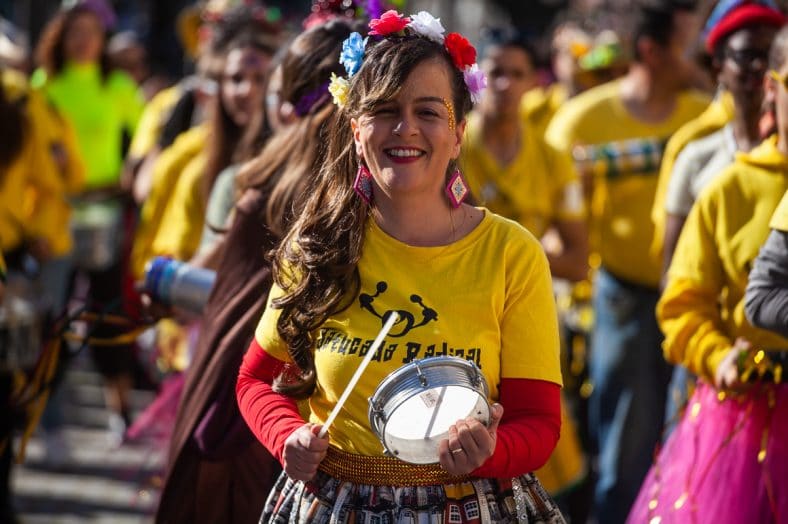 Desfile de Carnaval no Porto durou seis horas ao som da Batucada Real