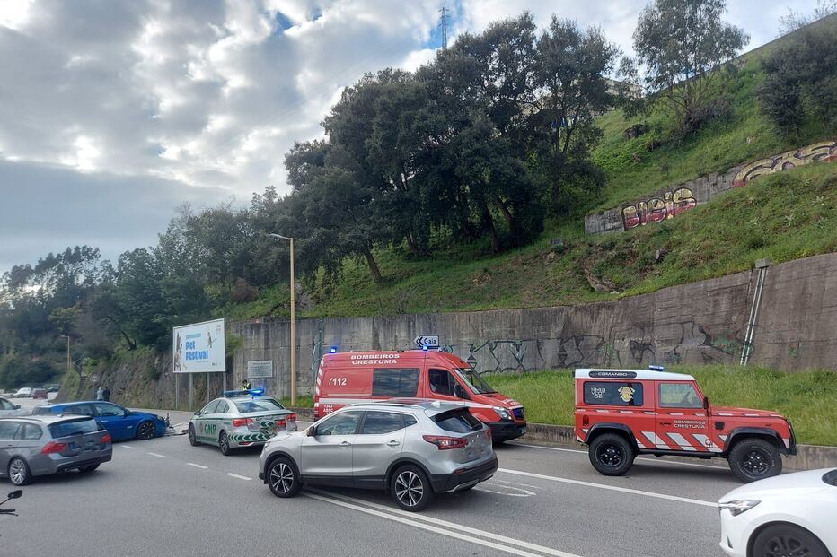 Jovem ferido em colisão entre mota e carro em Gondomar