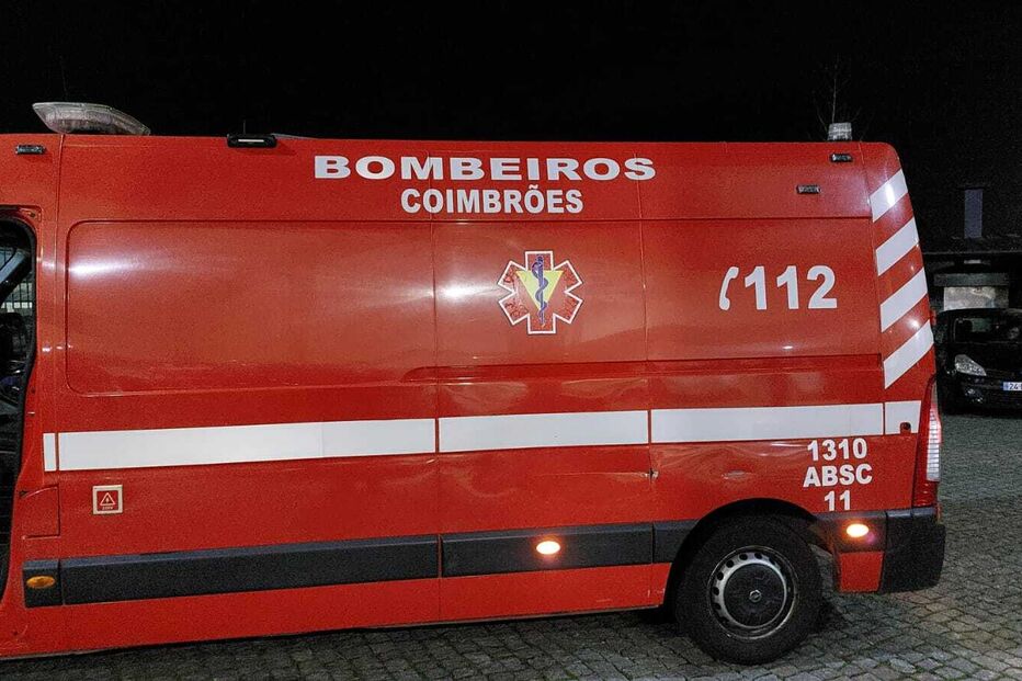 Mulher de 63 anos encontrada em paragem cardiorrespiratória numa embarcação turística no Cais de Gaia