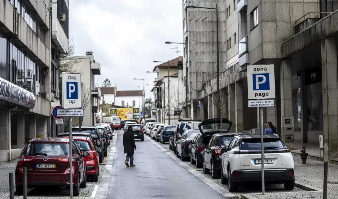 App vai ajudar condutores a encontrar lugares de estacionamento em S. João da Madeira